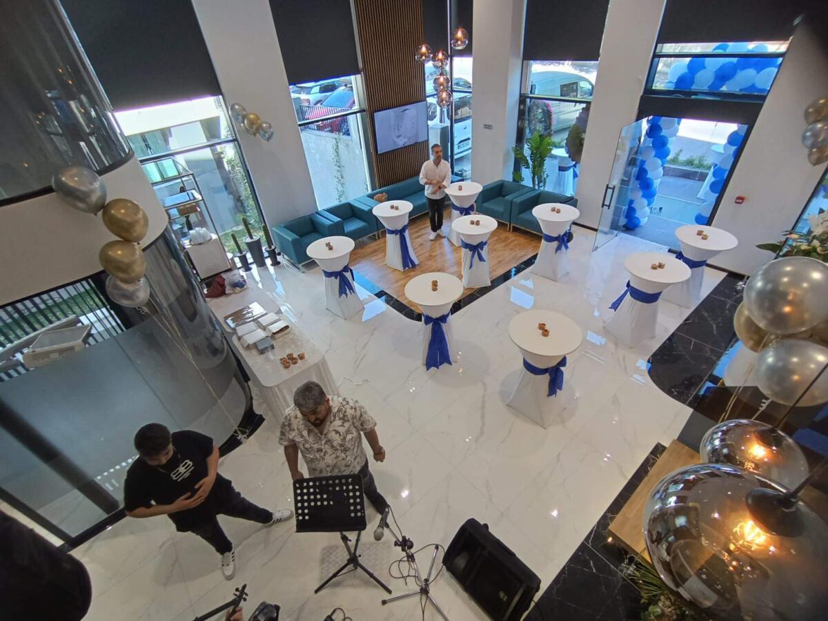 Açılış kokteyl organizasyonu İstanbul bistro masa garson